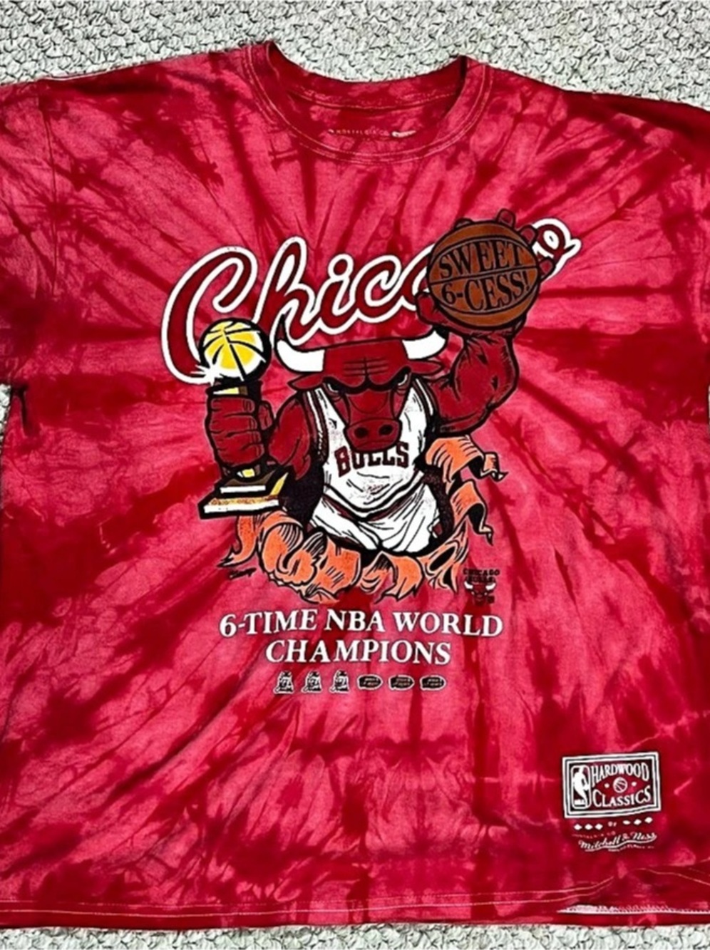 Chicago Bulls 6-Time T Shirt Mens Large Red Tie Dyed Short Sleeve Graphic